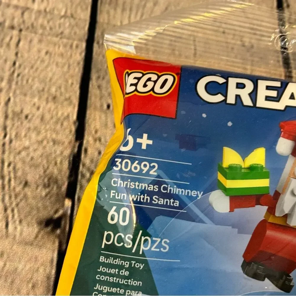 LEGO Creator Santa Christmas Mini Set - Picture 2 of 2